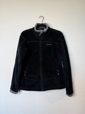 Patagonia Wind Proof Black Fleece Jacket with Gray Accents